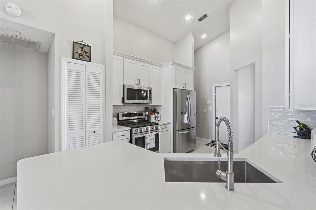 Image 12 of property listing at 14715 GREATER PINES BOULEVARD, Clermont, FL 34711