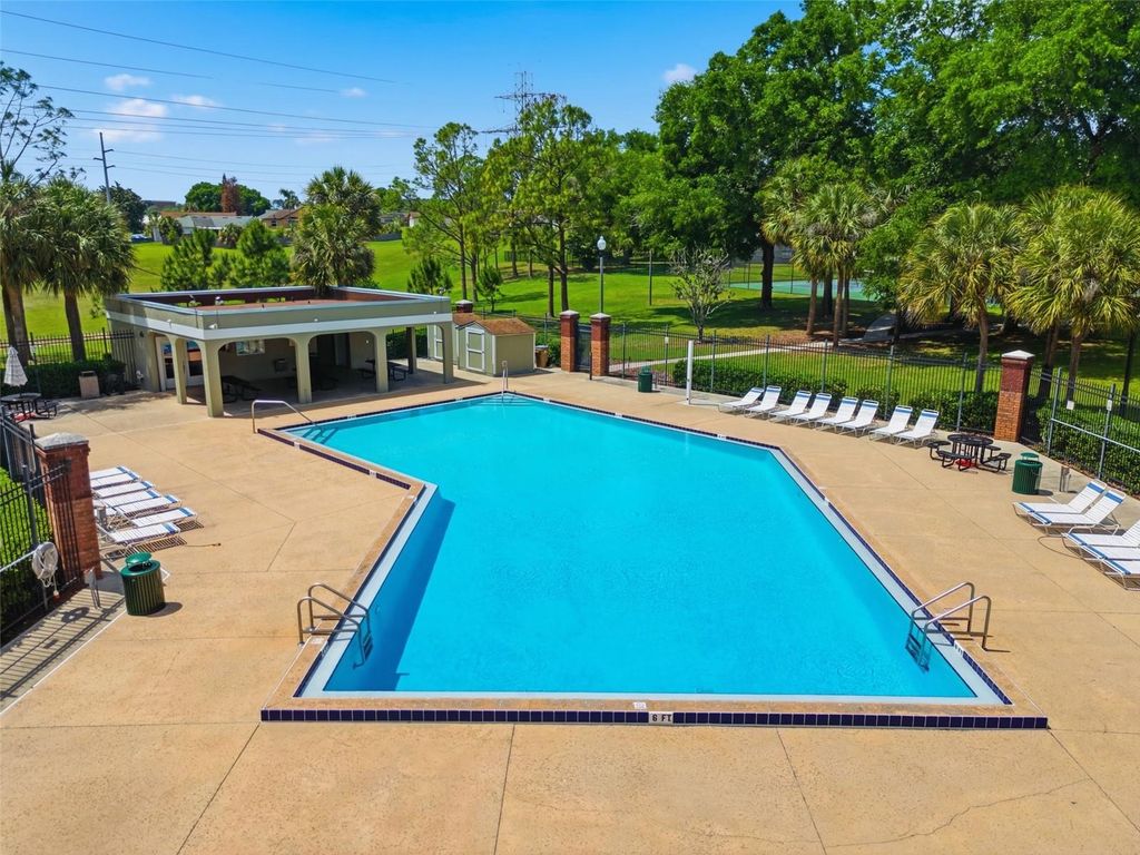 Image 34 of property listing at 14715 GREATER PINES BOULEVARD, Clermont, FL 34711