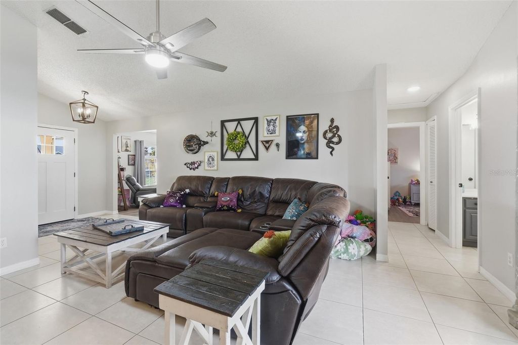 Image 10 of property listing at 14715 GREATER PINES BOULEVARD, Clermont, FL 34711