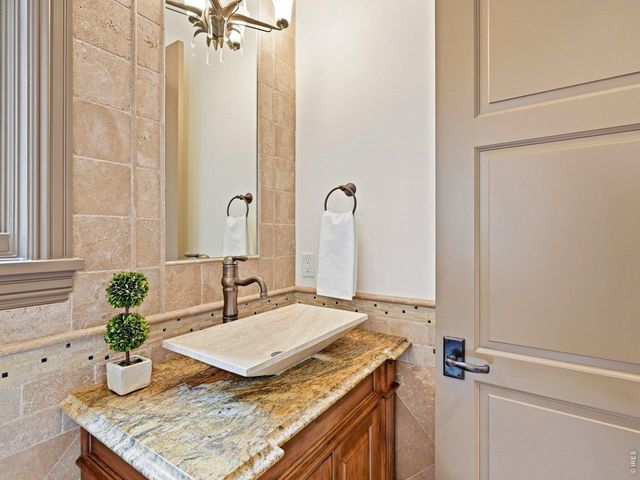 1285 Meadow Pl, Boulder, CO 80304