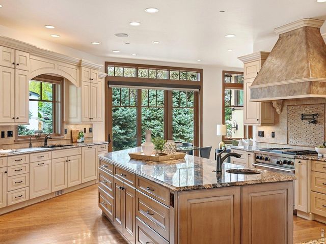 1285 Meadow Pl, Boulder, CO 80304