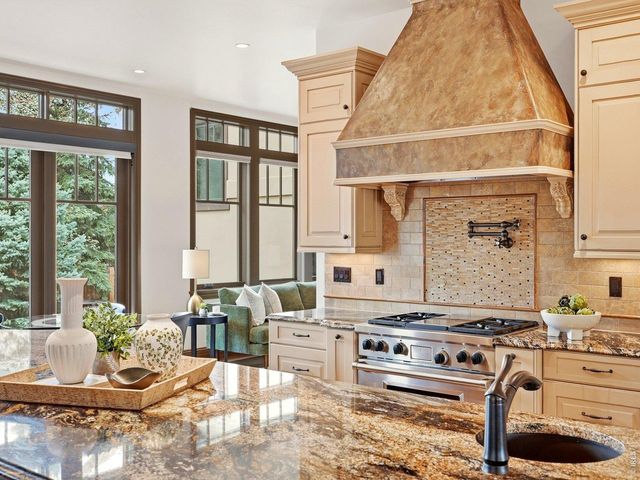 1285 Meadow Pl, Boulder, CO 80304