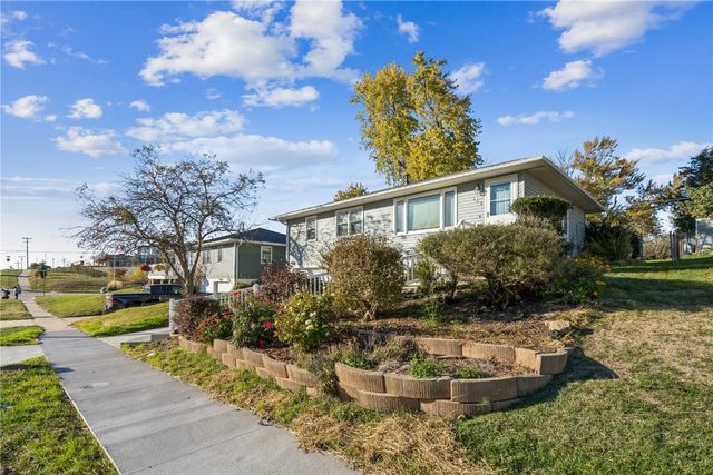 148 33rd Avenue SW, Cedar Rapids, IA 52404