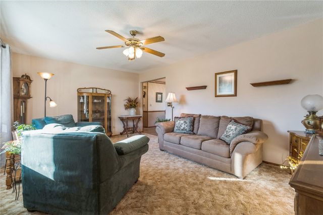 148 33rd Avenue SW, Cedar Rapids, IA 52404