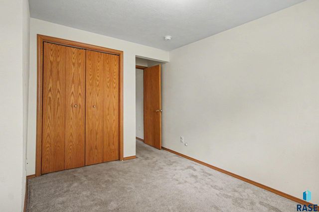 7321 W 51st St Street, Sioux Falls, SD 57106