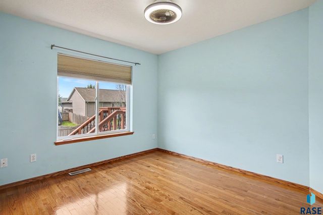 7321 W 51st St Street, Sioux Falls, SD 57106