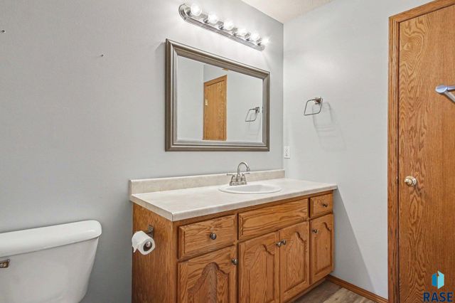 7321 W 51st St Street, Sioux Falls, SD 57106