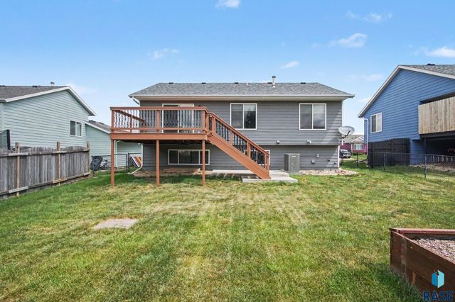 7321 W 51st St Street, Sioux Falls, SD 57106