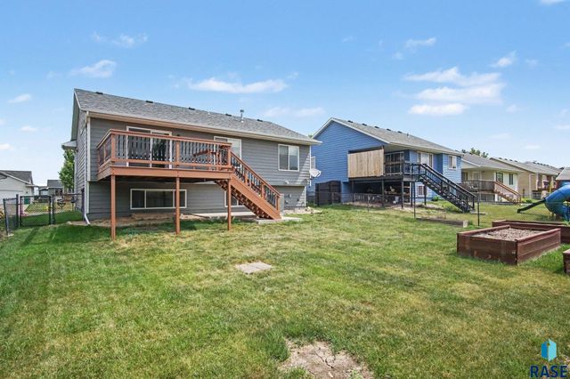 7321 W 51st St Street, Sioux Falls, SD 57106