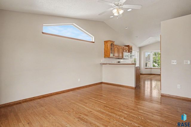 7321 W 51st St Street, Sioux Falls, SD 57106