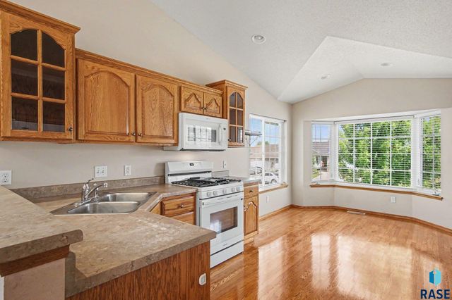7321 W 51st St Street, Sioux Falls, SD 57106