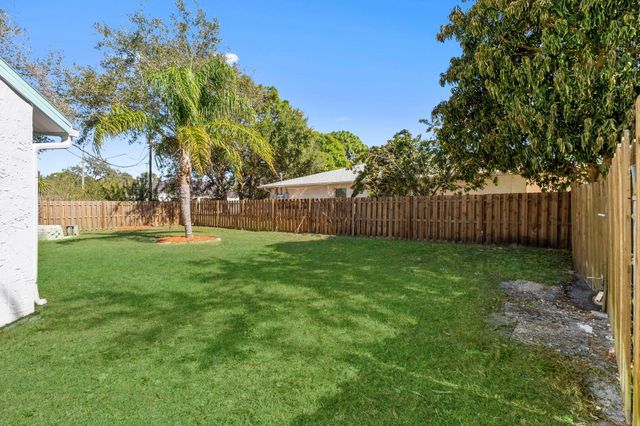 126 Ormond Court, Sebastian, FL 32958