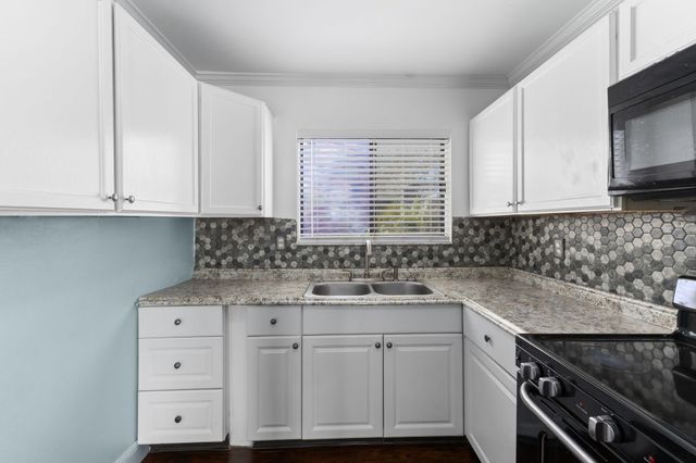 126 Ormond Court, Sebastian, FL 32958