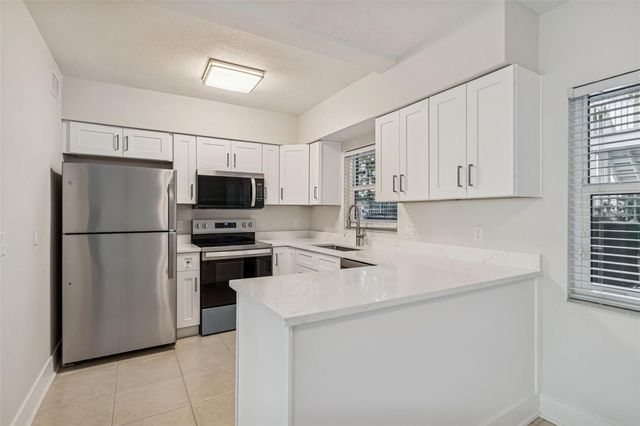 300 VENETIAN DRIVE 3, Clearwater, FL 33755