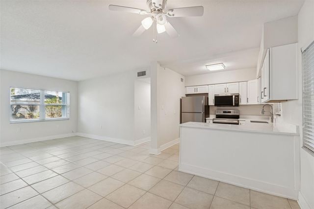 300 VENETIAN DRIVE 3, Clearwater, FL 33755
