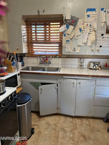 711 Evans Avenue, Reno, NV 89512