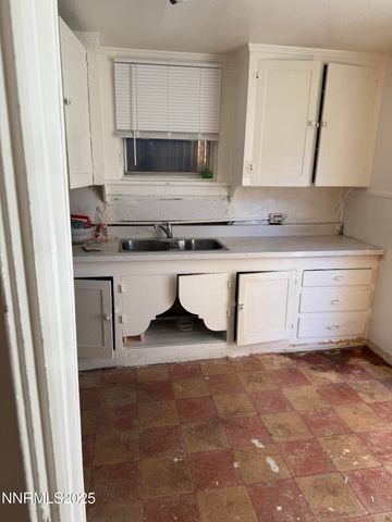 711 Evans Avenue, Reno, NV 89512