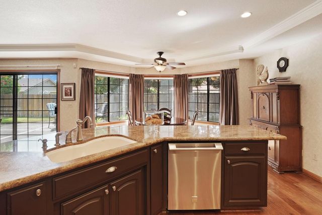 1041 Yuloni Dr, Lodi, CA 95240