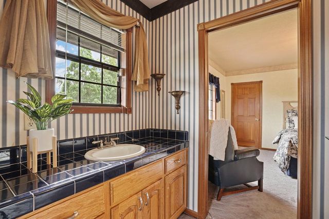 1041 Yuloni Dr, Lodi, CA 95240