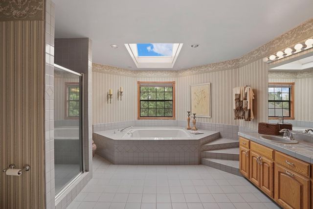 1041 Yuloni Dr, Lodi, CA 95240