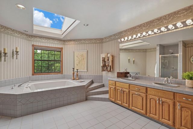 1041 Yuloni Dr, Lodi, CA 95240