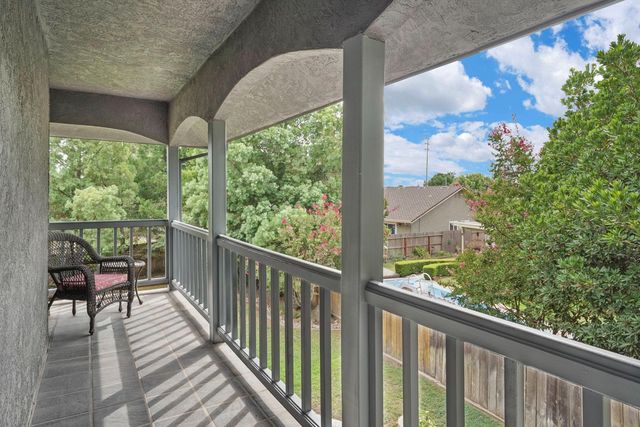 1041 Yuloni Dr, Lodi, CA 95240