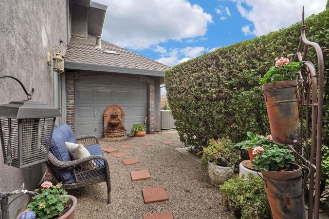 1041 Yuloni Dr, Lodi, CA 95240