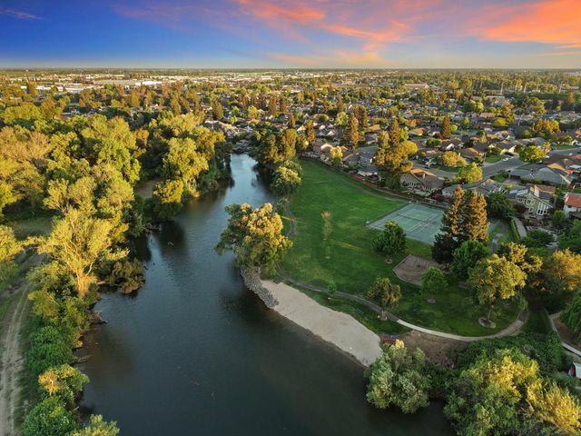 1041 Yuloni Dr, Lodi, CA 95240