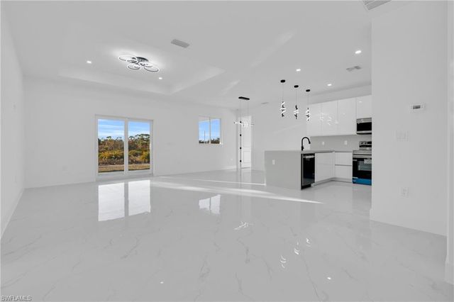 1819 Rush AVE, Lehigh Acres, FL 33972