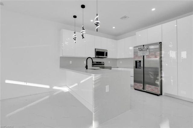 1819 Rush AVE, Lehigh Acres, FL 33972