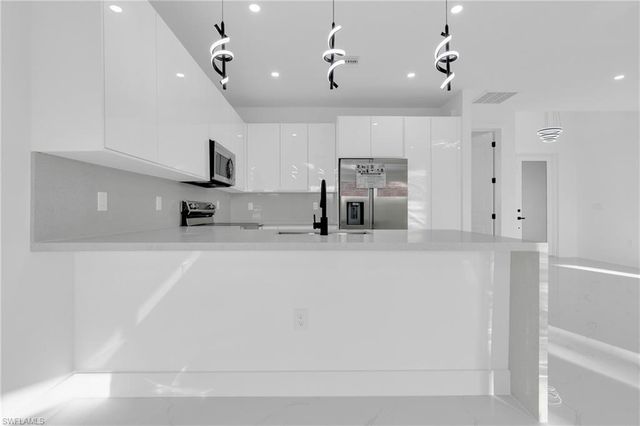 1819 Rush AVE, Lehigh Acres, FL 33972