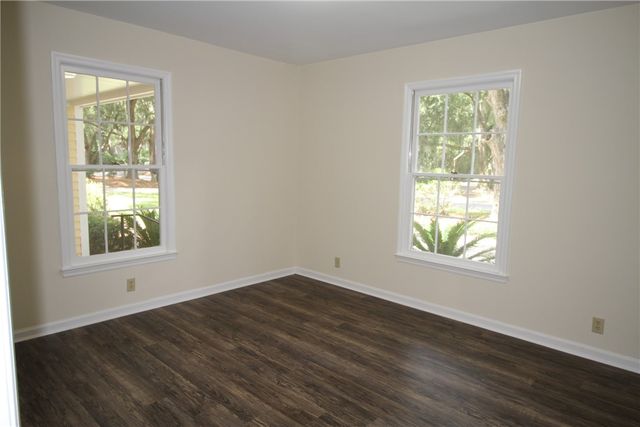 201 Five Pounds Road, St Simons Island, GA 31522