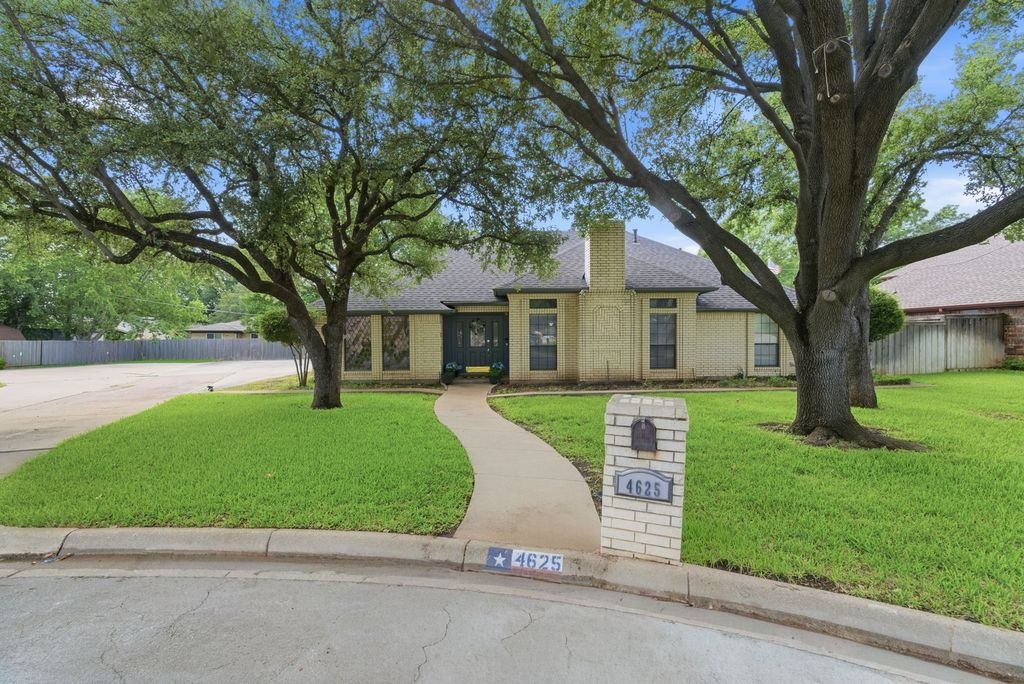 4625 Hillside Drive, North Richland Hills, TX 76180
