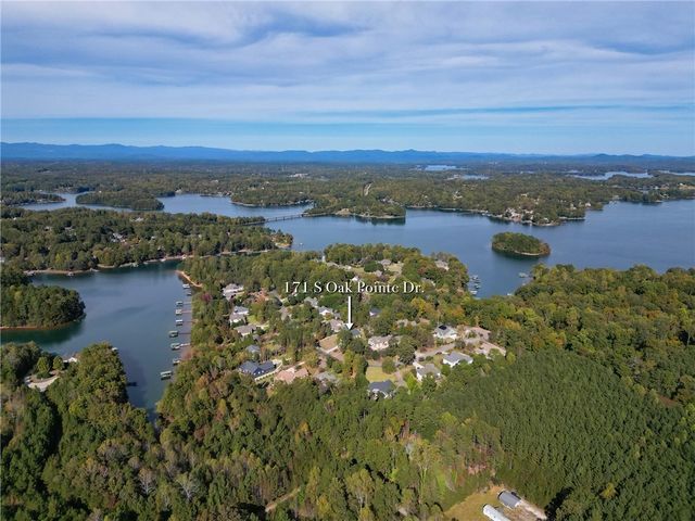 171 South Oak Pointe Drive, Seneca, SC 29678