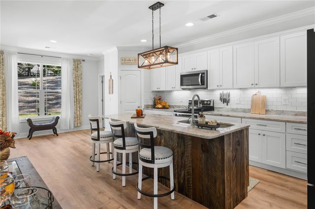 171 South Oak Pointe Drive, Seneca, SC 29678