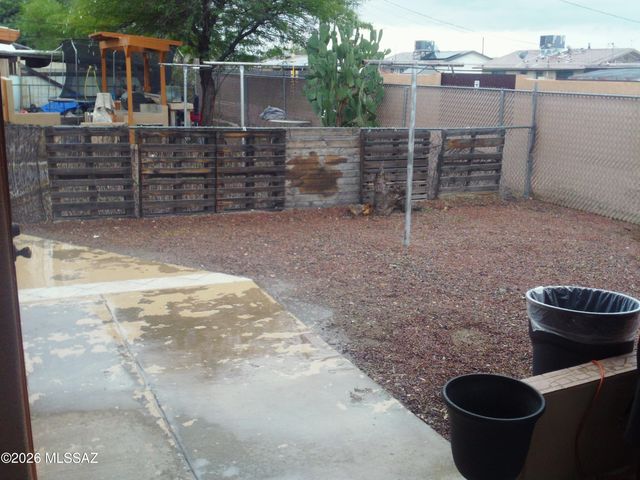 1932 S Campbell Avenue, Tucson, AZ 85713