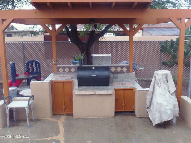 1932 S Campbell Avenue, Tucson, AZ 85713