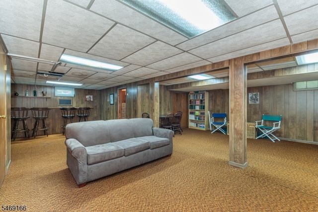912 Colfax Ave, Pompton Lakes Boro, NJ 07442