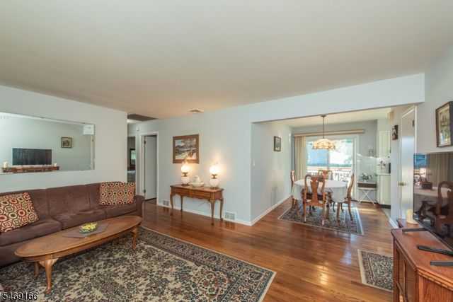 912 Colfax Ave, Pompton Lakes Boro, NJ 07442