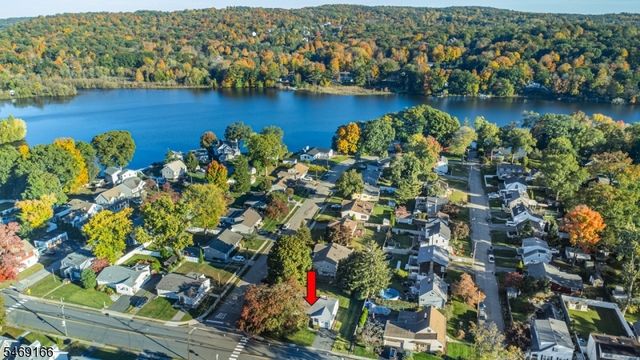 912 Colfax Ave, Pompton Lakes Boro, NJ 07442