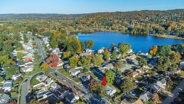 912 Colfax Ave, Pompton Lakes Boro, NJ 07442