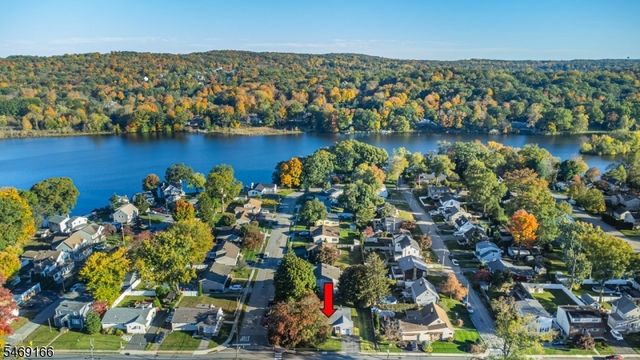 912 Colfax Ave, Pompton Lakes Boro, NJ 07442