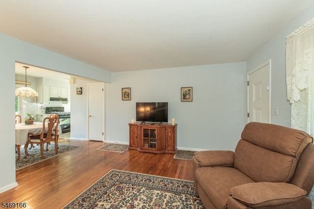 912 Colfax Ave, Pompton Lakes Boro, NJ 07442