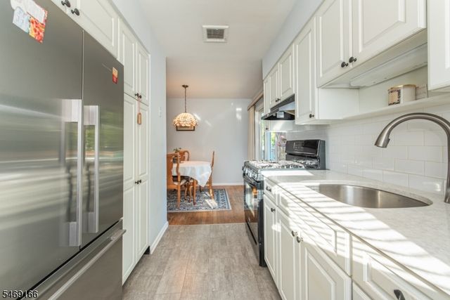 912 Colfax Ave, Pompton Lakes Boro, NJ 07442