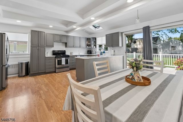135 E 11Th St, Linden City, NJ 07036