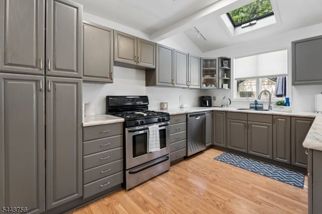 135 E 11Th St, Linden City, NJ 07036