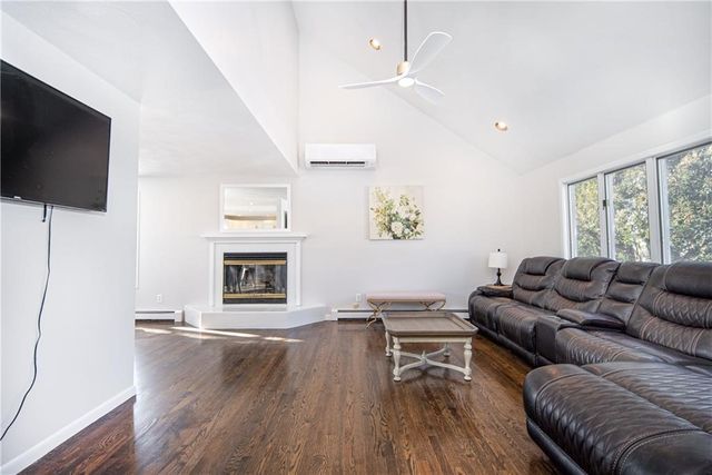 262 Wood Hill Road, Narragansett, RI 02882