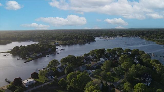 262 Wood Hill Road, Narragansett, RI 02882