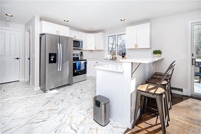 262 Wood Hill Road, Narragansett, RI 02882