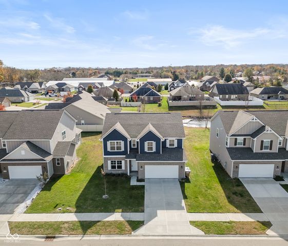 5737 Lauren Lane, Columbus, IN 47203